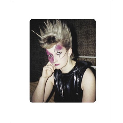 Simon Barker (SIX): Punks Dead
